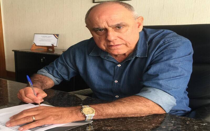 Brasileiros recorrem mais a empréstimos e financiamentos