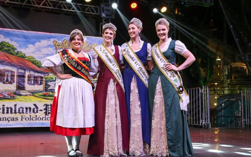Realeza da Oktoberfest de Blumenau prestigia a Bauernfest de Petrópolis