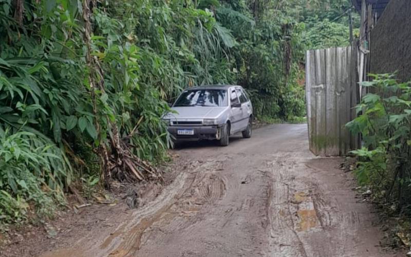 Sem pavimentação, moradores do Siméria enfrentam transtornos em dias de chuva