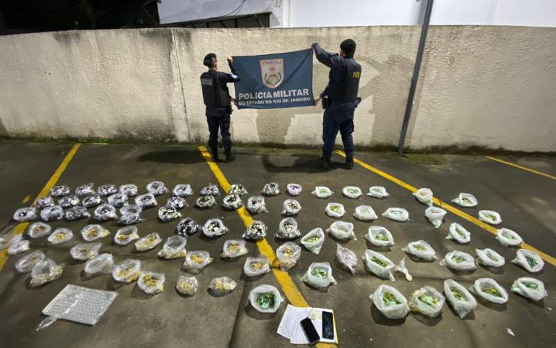 Polícia Militar prende homem por tráfico de drogas e apreende grande quantidade de ent