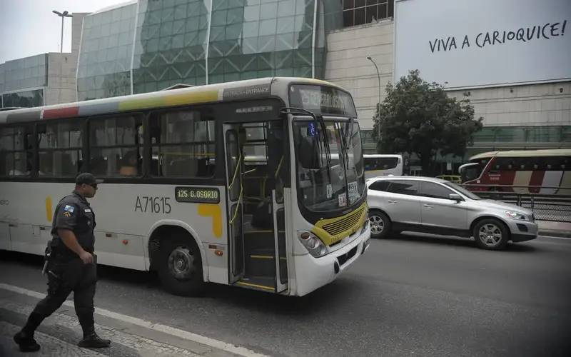 Rodoviários do Rio decidem continuar em estado de greve 