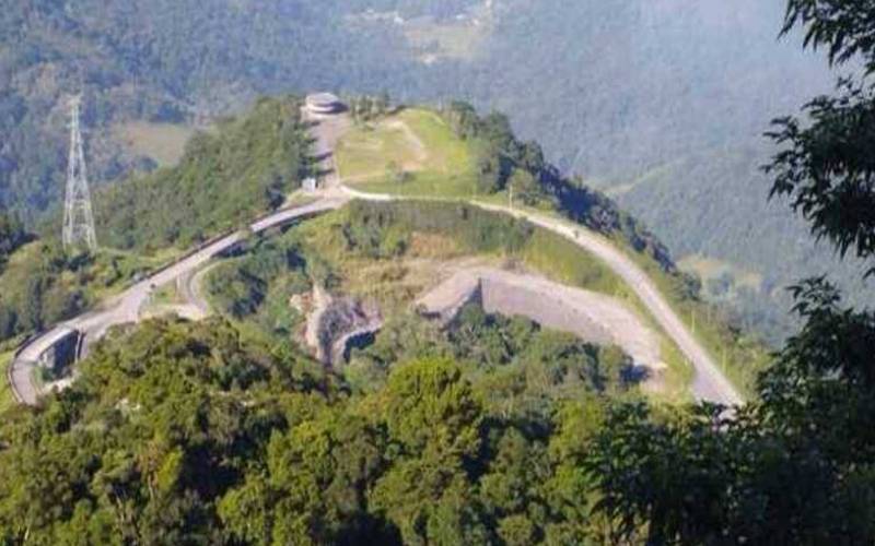 BR-040 tem retenção na Baixada, mas tráfego segue normal na Serra de Petrópolis