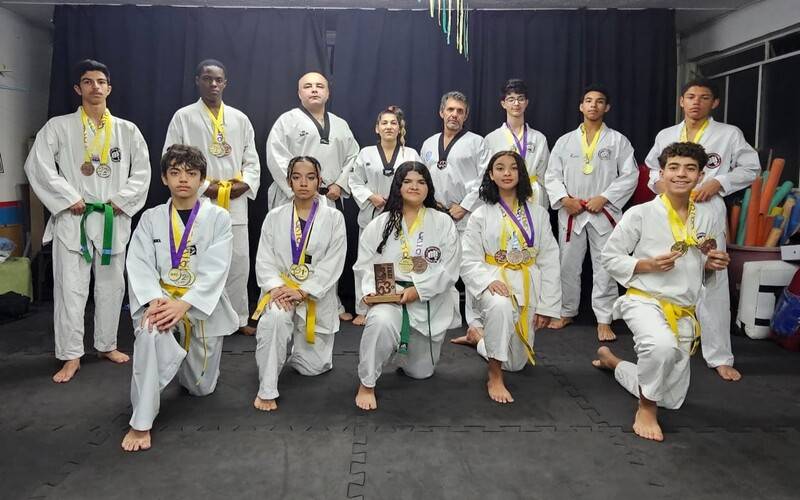 Team Polonini conquista 21 medalhas e garante 3º lugar geral no JERJ 2026 de Taekwondo