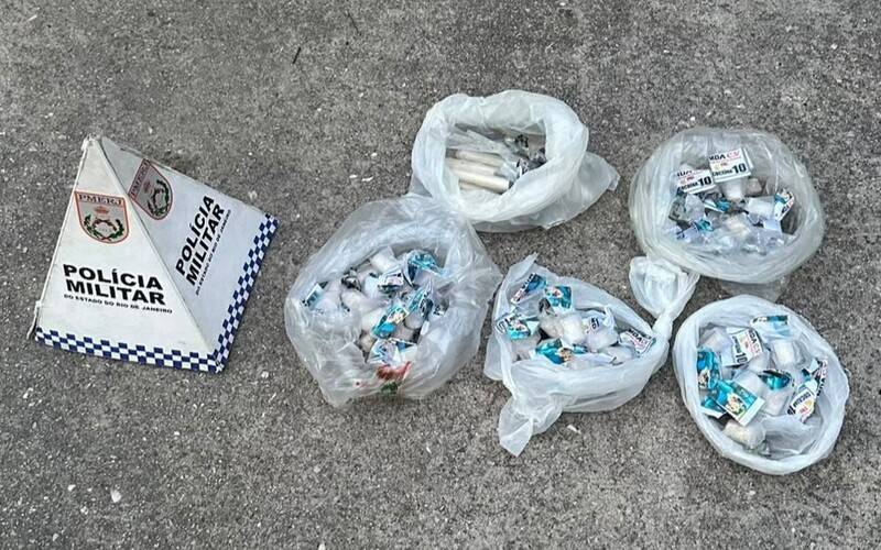 Polícia Milita prende suspeito de tráfico de drogas no Retiro