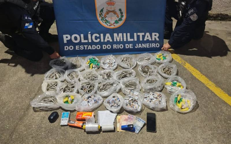 Polícia Militar prende homem por tráfico de drogas na Vila Ipanema