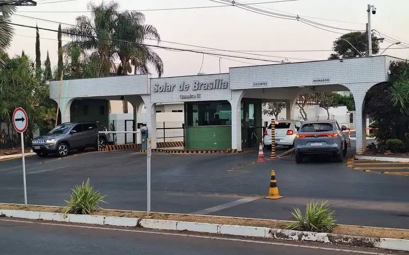 Moraes suspende visitas a Bolsonaro na prisão domiciliar