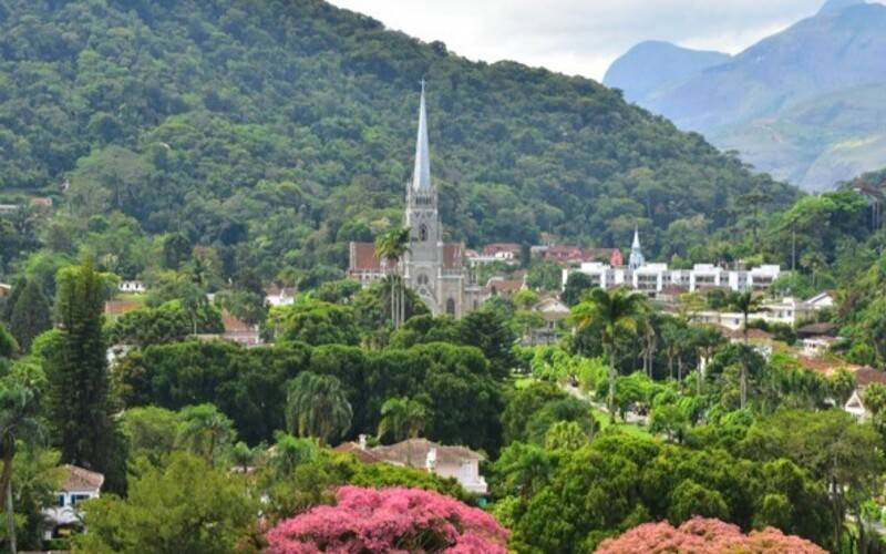 Fim de semana terá sol entre nuvens e chance de chuva em Petrópolis