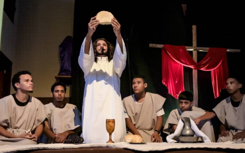 Juventude fortalece evangelização e cria grupo de teatro em paróquia da Baixada Flumin