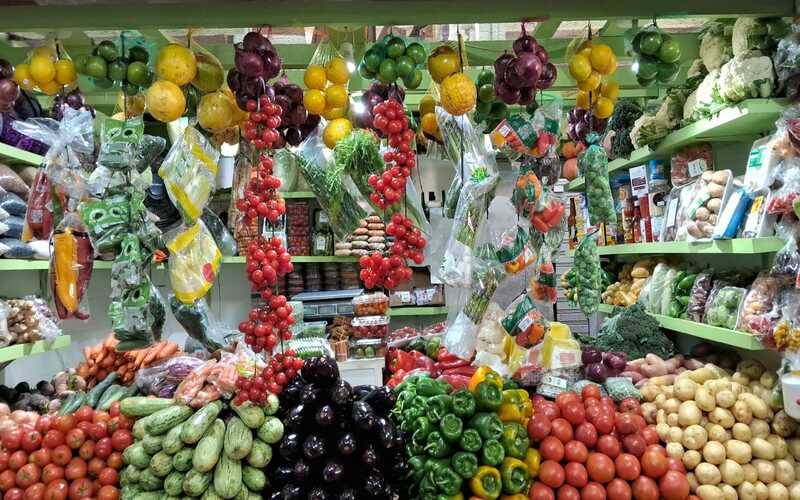 Dia do Agricultor: produtores mantêm tradição e enfrentam desafios para garantir alime