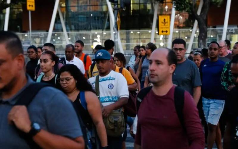 Desemprego cai e fica em 5,4% no trimestre encerrado em junho