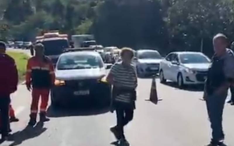 Moradores protestam na Fazenda Inglesa após acidente e cobram reforço na segurança da 