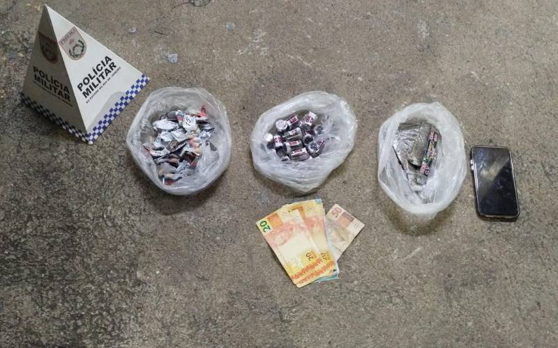 PM cumpre mandado e apreende adolescente por tráfico de drogas na Floresta 