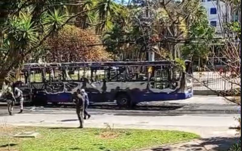 Turp informa que apura causas de incêndio em ônibus no Centro de Petrópolis