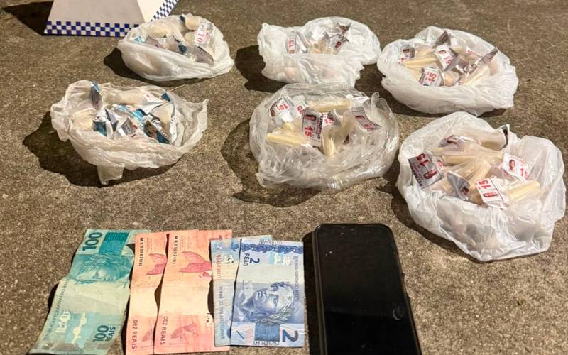 PM prende homem por tráfico de drogas na comunidade do Alemão