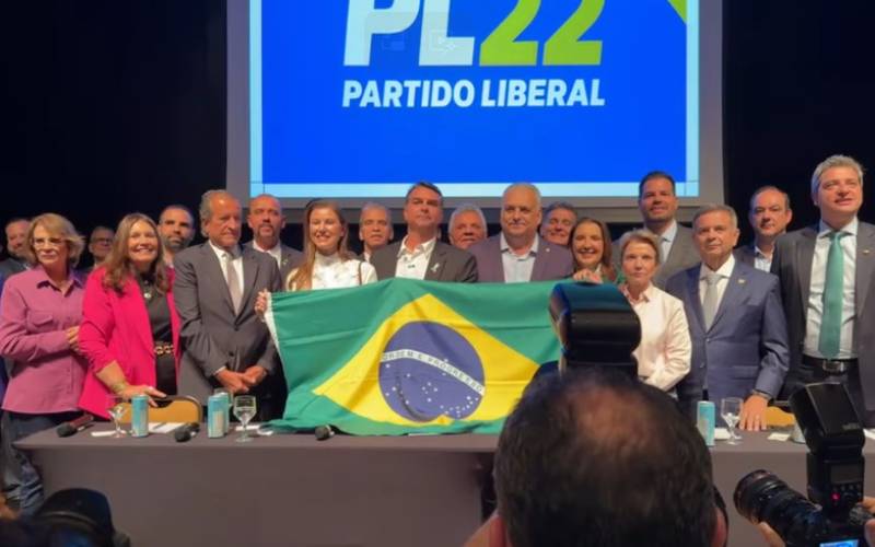 Flávio Bolsonaro define vice para disputar a Presidência; saiba quem foi o escolhido