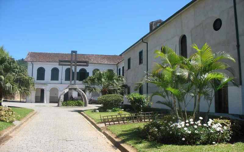 Hugo Leal destina R$ 1,5 milhão para 15 instituições de assistência social de Petrópol