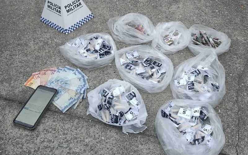 PM apreende adolescente por tráfico de drogas no Neylor