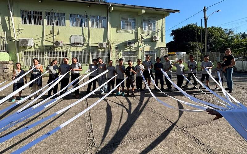 Alunos da Escola Municipal Dom Pedro de Alcântara participam de atividade da Olimpíada