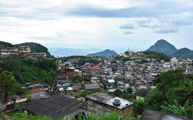 Semana começa com frio e chuva, e temperaturas sobem a partir de quarta-feira