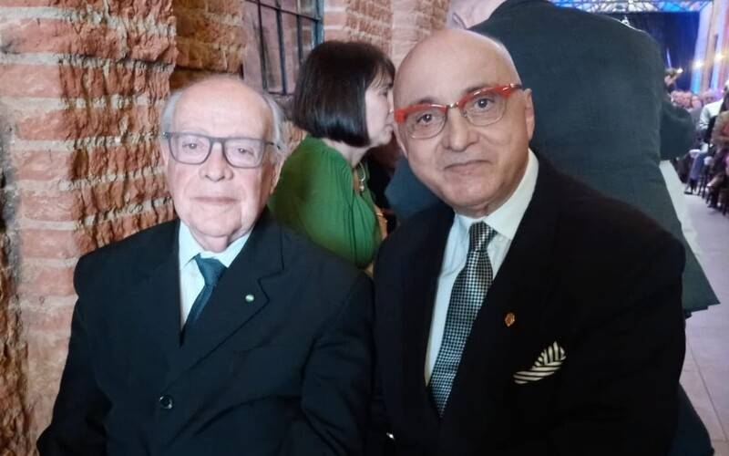  OBS: se houver espaço na coluna impressa, favor inserir a FOTO 6, com a seguinte lege