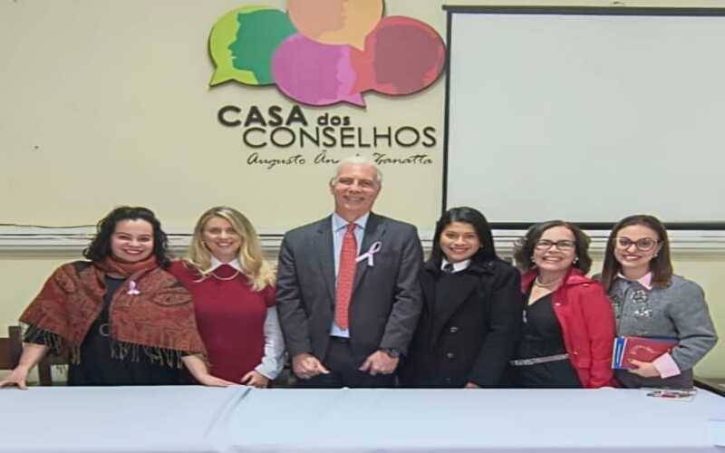  Foto 1: O grupo COLETIVO MULHERES EM FOCO prestigiou o Desembargador WAGNER CINELLI q