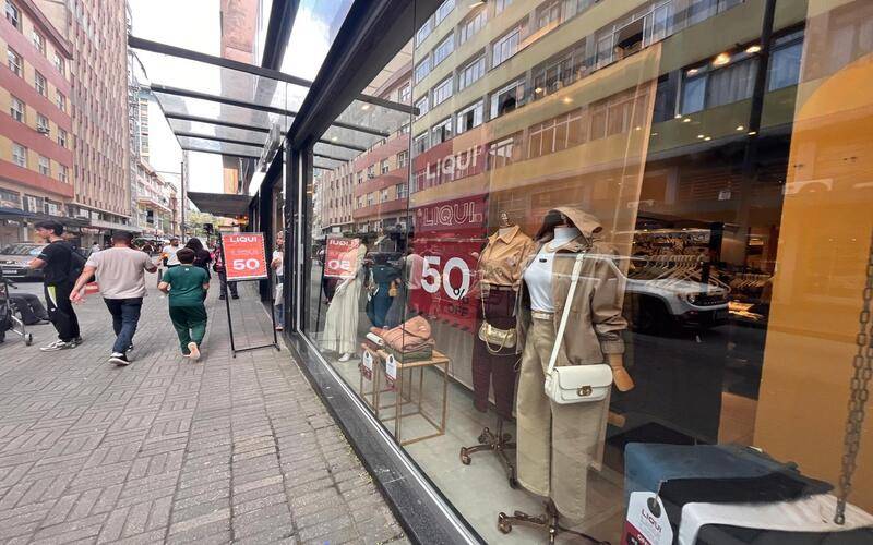 Liquidação de inverno chega com descontos de até 50%