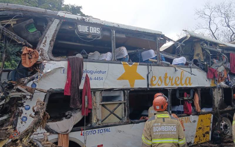 PRF confirma mais uma morte em acidente com ônibus na descida da serra