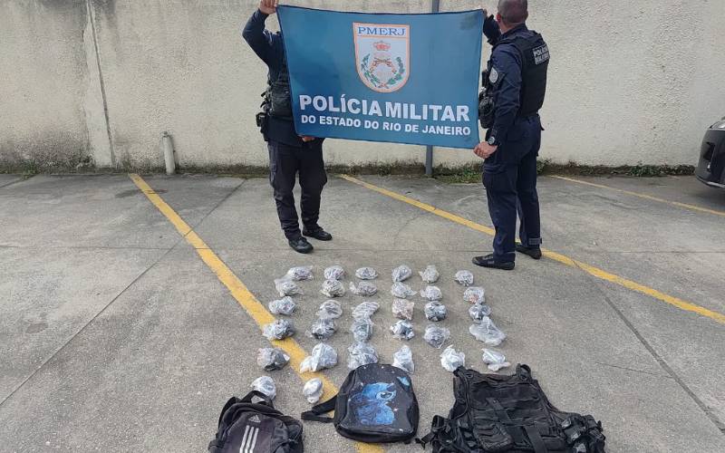 Polícia Militar apreende mais de 4 kg de drogas no Bairro da Glória