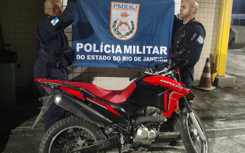 PM apreende motocicleta com sinais identificadores adultadores em Petrópolis