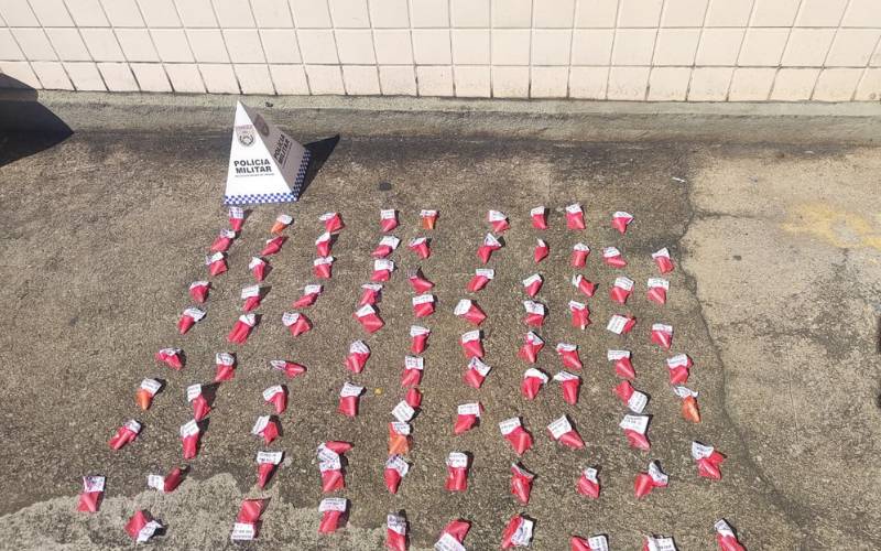 Polícia Militar apreende 92 pinos de cocaína no Duarte da Silveira