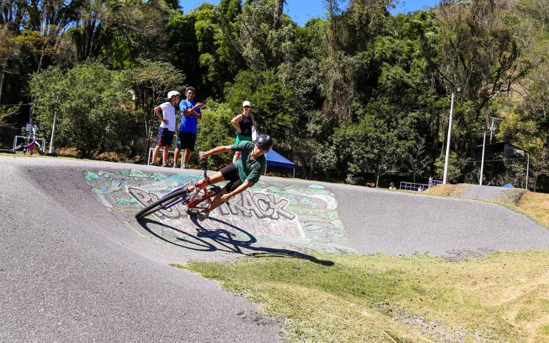Dia de esportes radicais no Jeups