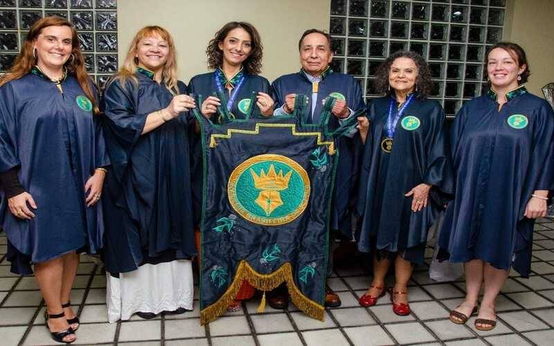 FOTO 2  Diretoria da Academia Brasileira de Poesia - Isa Correa (secretária), Iara Ro