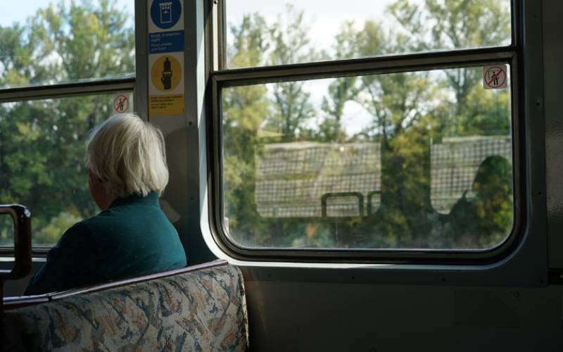 Idosos podem ter mais facilidade para conseguir desconto em viagens de ônibus; entenda