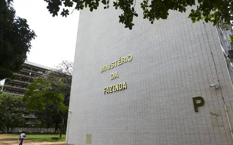Governo Central tem superávit de R$ 10,8 bilhões em julho