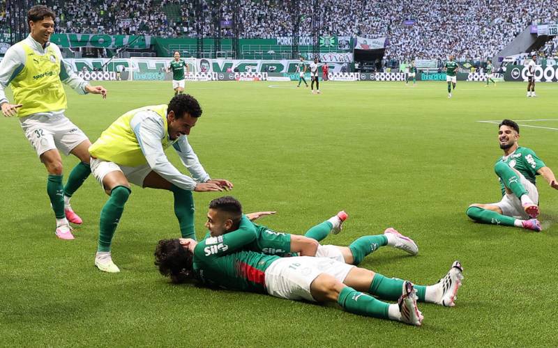 Brasileirão: rodada começa com briga na parte de cima e duelos que podem mexer com o Z
