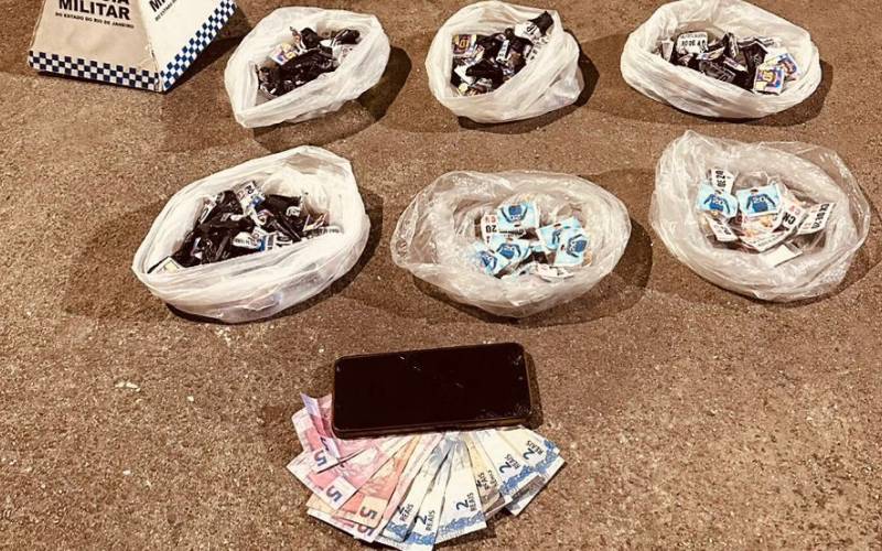 Polícia Militar apreende adolescente por tráfico de drogas no Duarte da Silveira