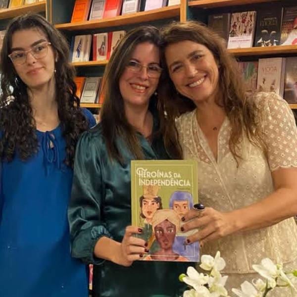 02. Julia Travassos, Veronica Mello e Manuela Dias durante tarde de lançamento no Lebl