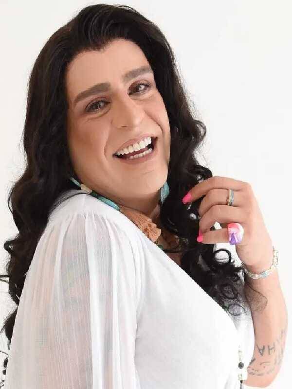 FOTO 3  Índio Behn  ator (Dra. Rosângela é o personagem).
