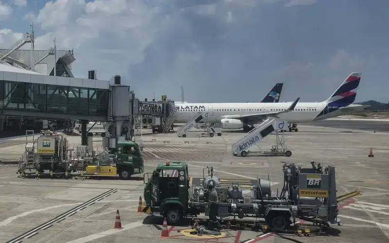 Petrobras reajusta preço médio do querosene de aviação em 13,9%
