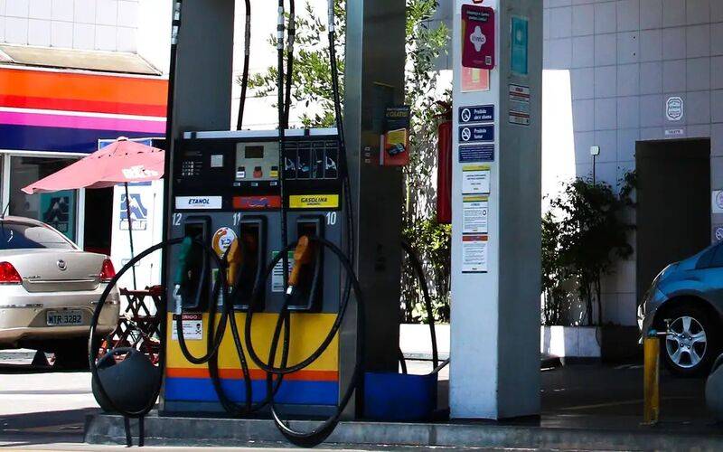 Três postos de combustíveis são fiscalizados pela ANP em Petrópolis
