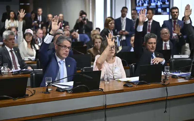 CCJ do Senado aprova texto-base da PEC da Segurança Pública