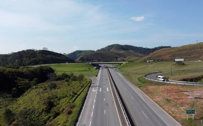 BR-040 vai receber 260 mil veículos no feriado de Sete de Setembro. Motoristas devem f