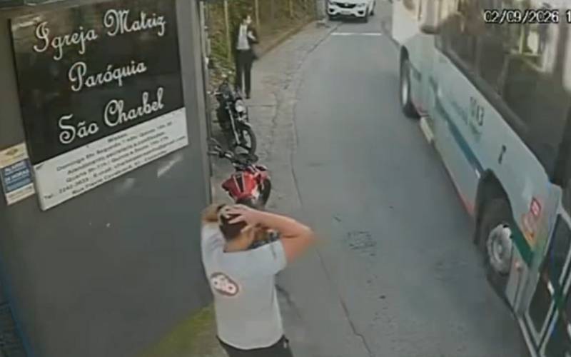 Motociclista envolvido em acidente com ônibus morre em Petrópolis