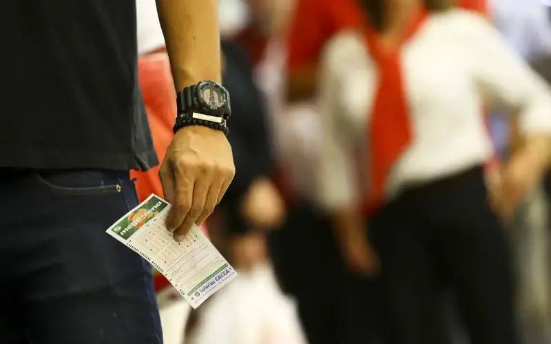 Mega-Sena acumula para 48 R$ milhões; confira os números sorteados