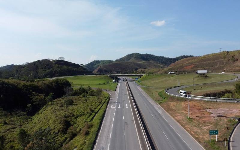 BR-040 vai receber 260 mil veículos no feriado de Sete de Setembro. Motoristas devem f