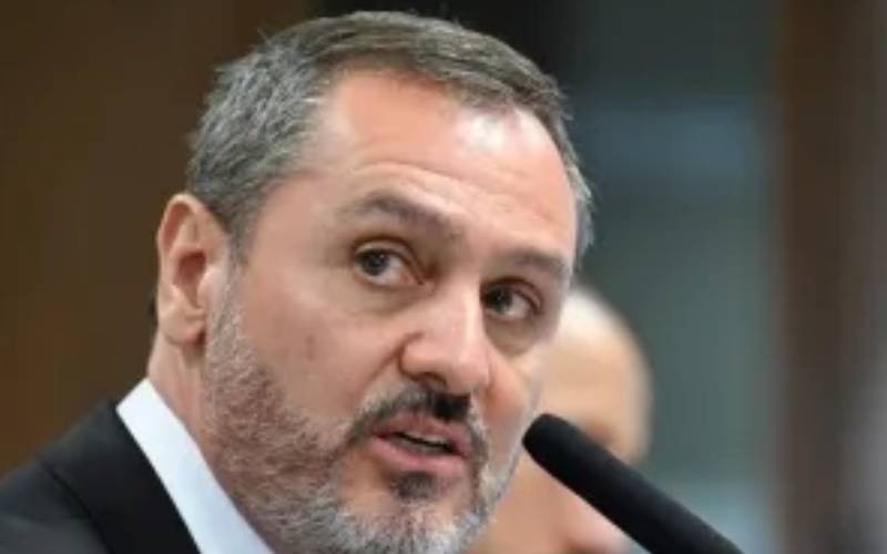 André Mendonça determina afastamento do diretor-geral da Polícia Federal