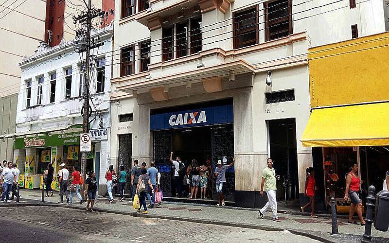 Quinta-feira (10) poderá ser marcada por paralisações de profissionais da Educação e d