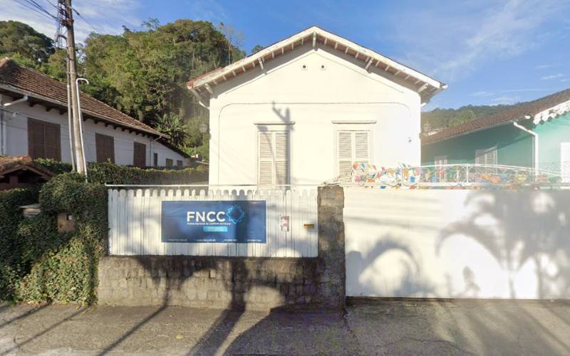 Fibromialgia vai além da dor e será tema de encontro gratuito em Petrópolis