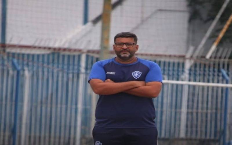 Serrano melhora na defesa, mas técnico aponta o que falta para primeira vitória na Sér