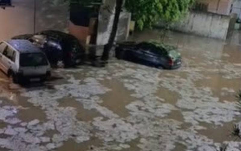 Chuva de granizo atinge Petrópolis e provoca alagamentos e quedas de muro, postes e ár